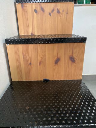 Escalera y cajonera Ikea madera y goma