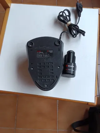 CARGADOR WURTH Y BATERÍA WURTH