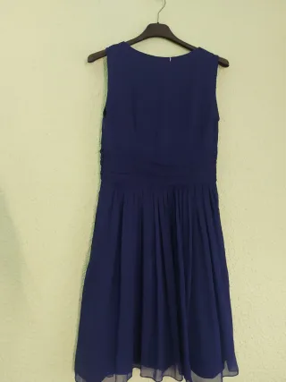 Vestido azul sin mangas