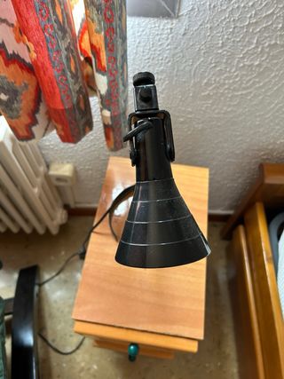 Lámpara de escritorio negra