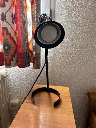 Lámpara de escritorio negra