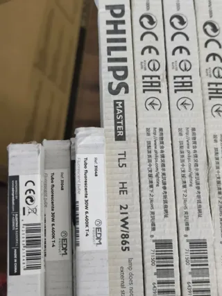 14 uds. Tubos fluorescentes Philips T5 y T4