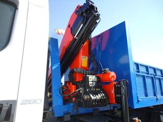 Volvo FL 240-CAMIONES GRUAS