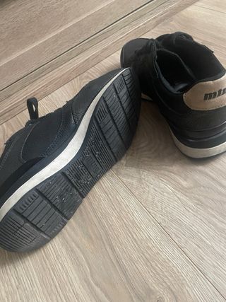 Zapatillas Mustang negras