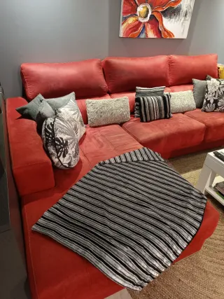Sofá modular rojo y gris