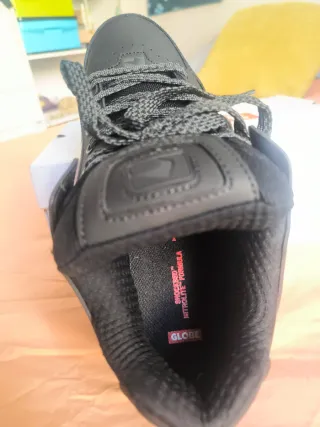 Zapatillas Globe Negras NUEVAS