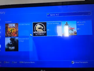 PS4 (PlayStation 4) con 2 controller e giochi