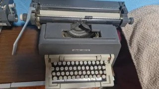 Máquina de escribir Olivetti Línea 98