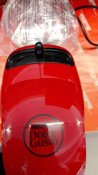 Cafetera Dolce Gusto Roja