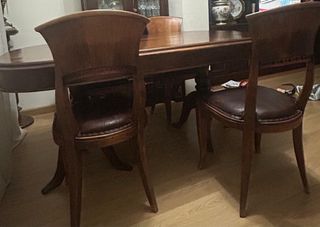 Mesa comedor y 4 sillas madera y cuero