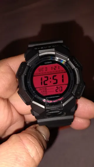 Casio G-Shock GD-010 Reloj Negro y Rojo