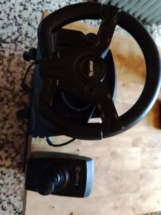 Volante y cambio Logic3 para PS1/N64