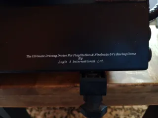 Volante y cambio Logic3 para PS1/N64