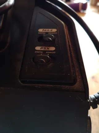 Volante y cambio Logic3 para PS1/N64