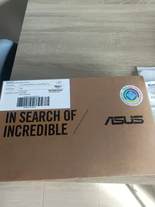 ASUS Chromebook Plus i3 / 8GB RAM / 256GB