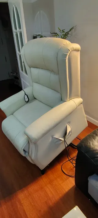 Sillón relax eléctrico piel beige