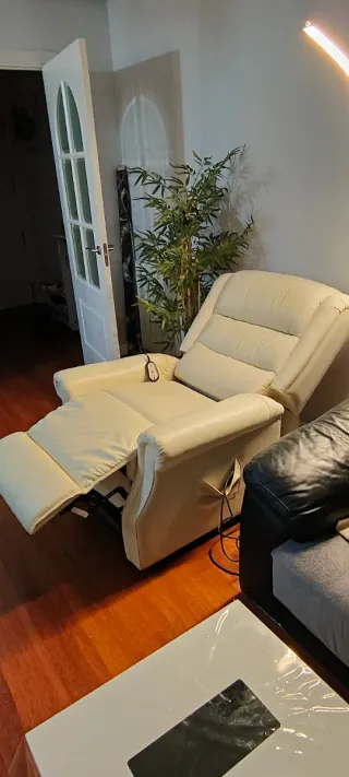 Sillón relax eléctrico piel beige