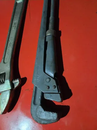 Set chiavi inglesi e pappagallo