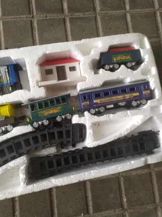 Tren de juguete vintage