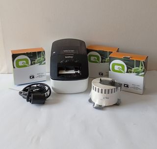Impresora de etiquetas Brother Q700