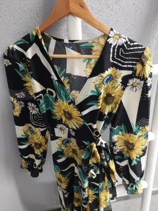 Vestido cruzado estampado girasoles