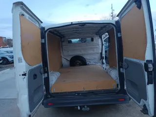 Furgoneta Renault trafic.