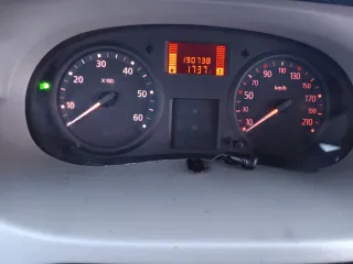 Furgoneta Renault trafic.