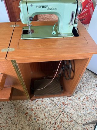 Máquina de coser Refrey Preferida