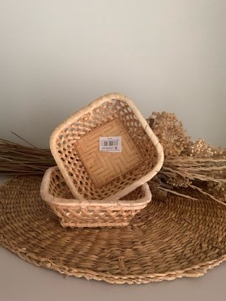 Cestas de mimbre y bambú