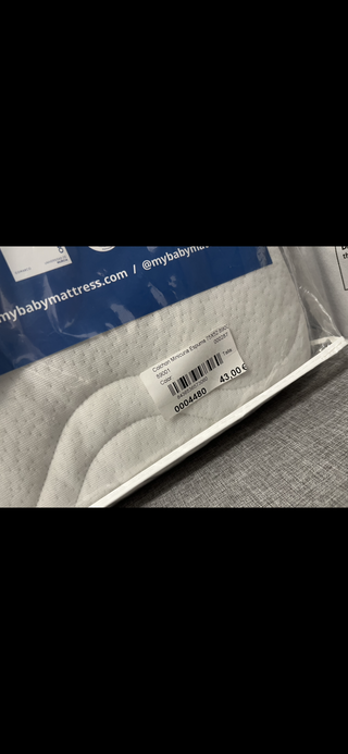 Mini cuna con colchón nuevo