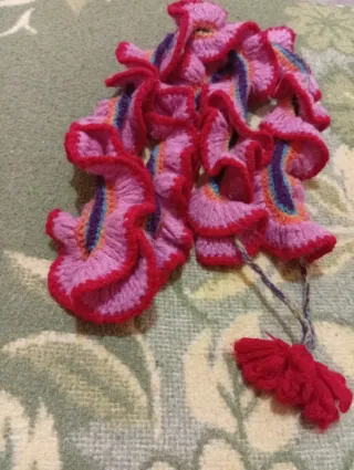 Bufanda marrón con osito bordado