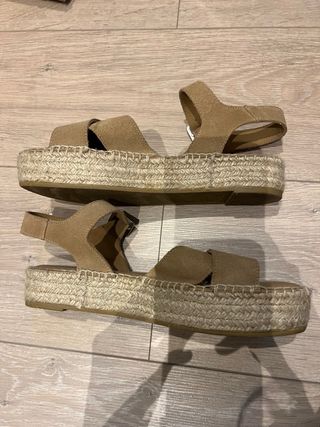 Sandalias beige plataforma talla 39