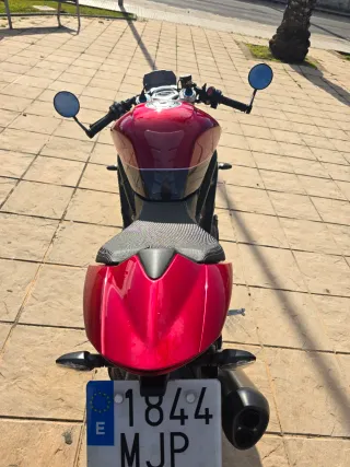 Triumph Speed Triple 1200RR