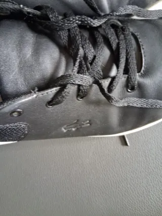 Zapatillas Lacoste Negras y Blancas