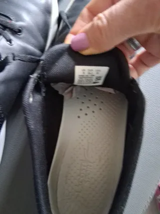 Zapatillas Lacoste Negras y Blancas