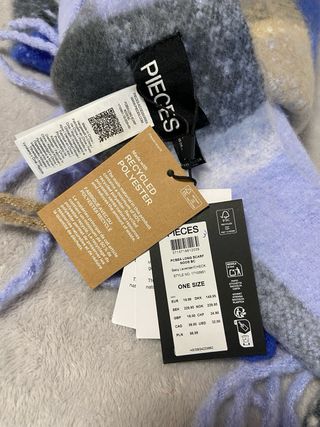 Bufanda a cuadros azul y lila