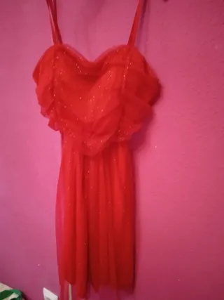 Vestido rojo con purpurina