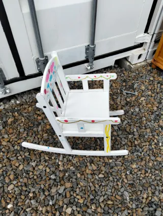 Mecedora infantil decorada