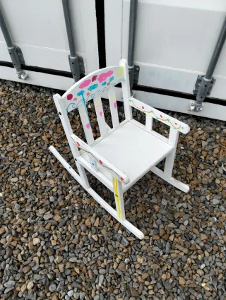 Mecedora infantil decorada