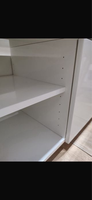 Mueble de salón blanco