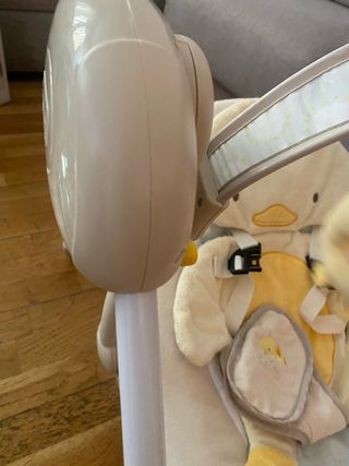 Mecedora de bebé con diseño de patito