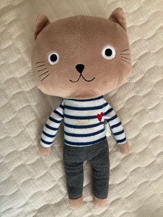 Muñeca La Nina  y gato de peluche