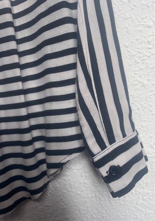 Camisa Bershka rayas blancas y negras