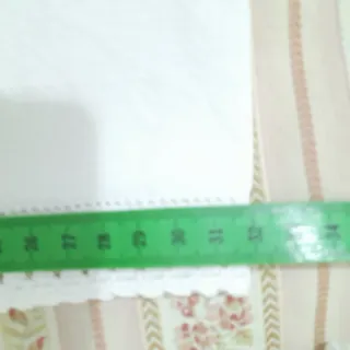 Asciugamano antico con ricamo floreale rosso