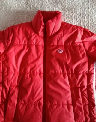 Chaqueta Adidas acolchada roja Talla M