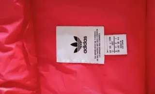Chaqueta Adidas acolchada roja Talla M