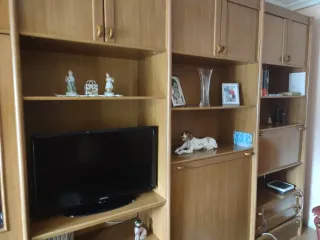 Mueble de salón madera y cristal