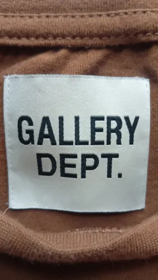 Camiseta Gallery Dept. Marrón Streetwear