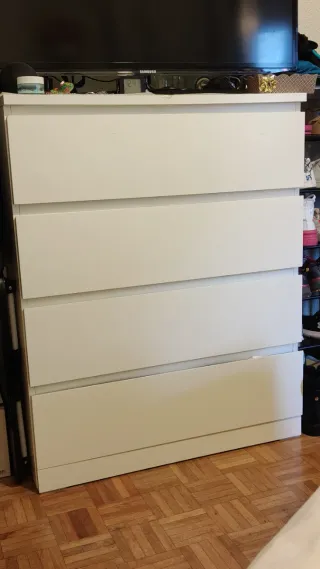 Cómoda blanca de madera Modelo Malm (Ikea)