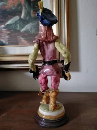 Statua moschettiere ceramica dalla Sicilia